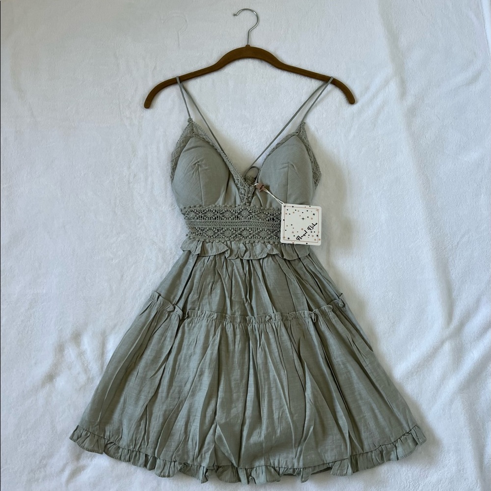 NEVER WORN mini green flowy dress